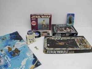lot 169 image: Lot of Vintage 70s and Early 80s STAR WARS Memorabilia Puzzles Board Game Bed Sheets etc