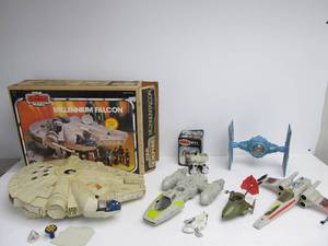 lot 171 image: Large Lot of Vintage 70s-80s STAR WARS Action Figure Vehicles