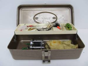 lot 217 image: Vintage Metal Tackle Box wSome Tackle & Reel