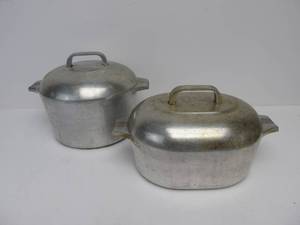 lot 223 image: 2 Vintage WAGNER Magnalite Cast Aluminum Roasters