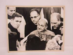 lot 160 image: Large Format Original Photo by Whitehouse Photographer Roddy Mims - Pope Paul VI