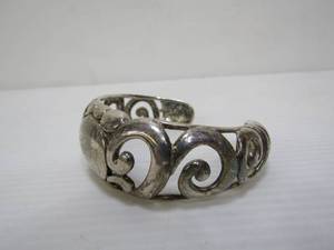 lot 178 image: Heavy Thick Vintage Sterling Silver Cuff Bracelet