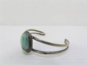 lot 179 image: Vintage Southwestern Sterling Silver & Turquoise Cuff Bracelet