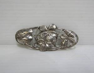 lot 185 image: Large Vintage Sterling Silver Floral Brooch