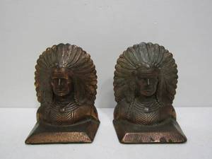 lot 45 image: Nice Set of Antique Cast Iron Indian Chief Bookends