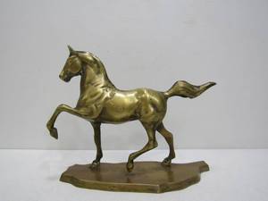 lot 47 image: Vintage Solid Brass Horse Sculpture