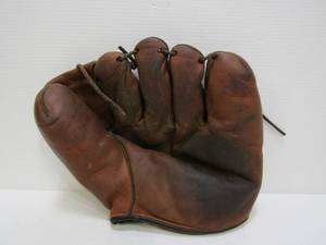 lot 50 image: Vintage Leather DUKE SNIDER Model Baseball Glove