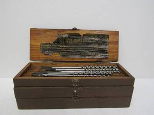 lot 111 image: Antique RUSSELL JENNINGS Spur Auger Bit Set wOriginal Wood Case