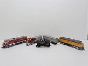 lot 114 image: 5 Vintage HO Train Engines