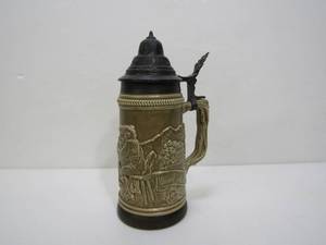 lot 131 image: Vintage Signed THEWALT German Beer Stein
