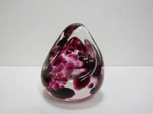 lot 11 image: Signed Dated Art Glass Paperweight - Signed Campbell 89