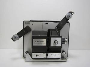 lot 148 image: Working Vintage 8mm BELL HOWELL Super 8 Movie Projector