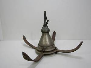 lot 29 image: Old Vintage Anchor or TrapRiverLake Drag