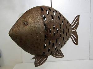 lot 230 image: Large Metal Hanging Fish Yard Sculpture Lantern