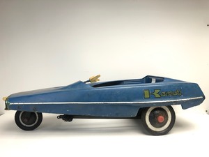 lot 4 image: Vintage 1960s AMF PROBE Pedal Car