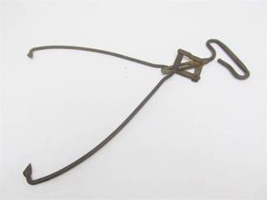 lot 286 image: Antique FARR-BETTER ICE Advertising Ice Tongs