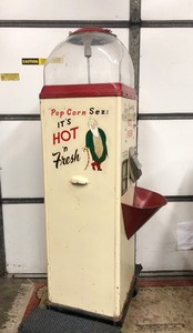 lot 1 image: Awesome Vintage 1950s Hot N Fresh POPCORN Machine by T & C Company