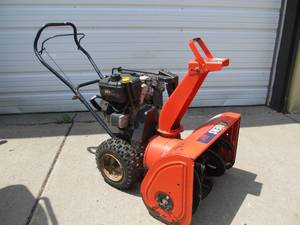 lot 195 image: Heavy Duty ARIENS 624 Snowblower