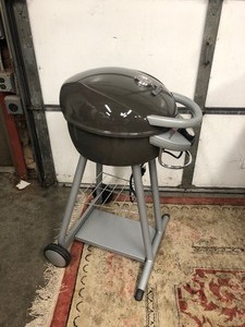 lot 361 image: Nice Clean CHAR-BROIL Electric Barbecue Grill
