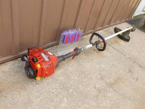 lot 3 image: Craftsman 4 cycle weed trimmer. Lightly used. Tested & works. As shown.