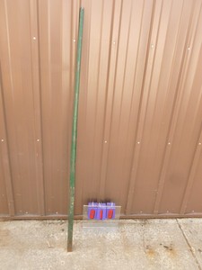 lot 10 image: Approx. 60 Prybar. Older unit. Little use. Square on one end. As shown.