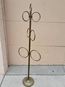 60 Towel Ring Stand