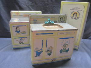 Wolverine Kitchen Tin Set