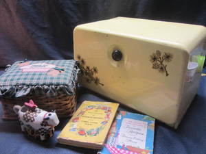 Vintage Kitchenwares