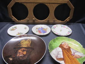 Plate Hanger, Plates