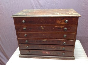 lot 3 image: Vintage Wood Storage Cabinet