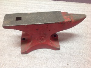 lot 5 image: Anvil