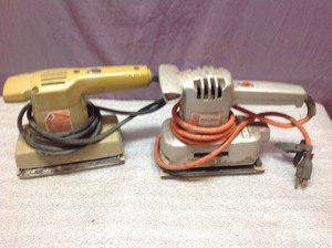 lot 11 image: Black & Decker Sanders