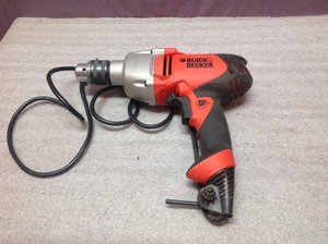lot 13 image: Black & Decker Drill