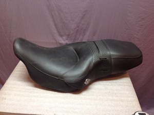 lot 20 image: Harley Davidson Seat