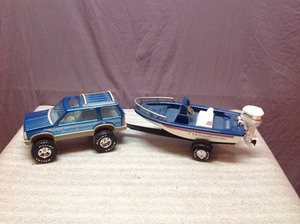lot 41 image: Nylint Ocean Runner Truck & Boat Set
