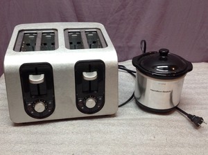 lot 82 image: Toaster & Hot Pot
