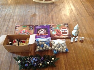 lot 87 image: Holiday Items