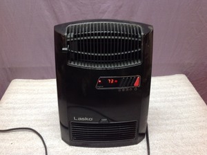 lot 105 image: Lasko Digital Heater