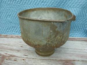 lot 50 image: Vintage Large SifterStrainer
