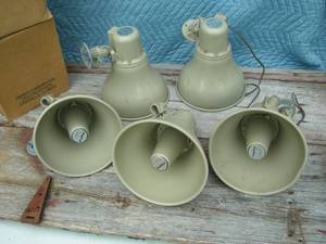lot 52 image: 5 Vintage Wheelock Speakers