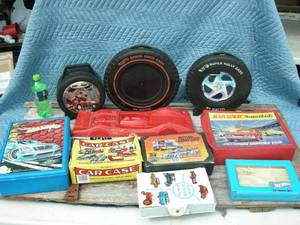 lot 57 image: Vintage Hot Wheels, Matchbox Collector Car Cases