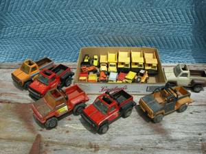 lot 74 image: Group Vintage Tonka Trucks, Toys