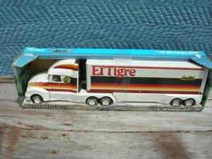 lot 76 image: Vintage Nylint El Tigre 18 Wheeler