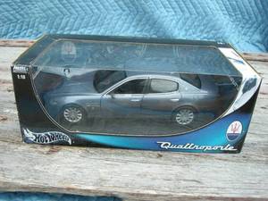lot 77 image: Hot Wheels 118 Maserati Quattroporte Diecast