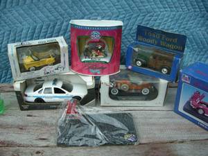 lot 84 image: Group Diecast Cars