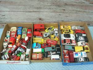 lot 9 image: Gropu Vintage Toy Cars, Trucks, Vehicles