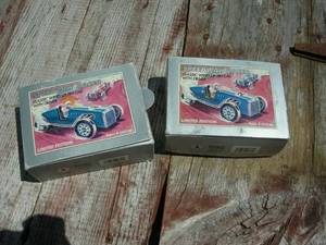 lot 19 image: 2 Schylling Wind-Up Tin Speedway Racers