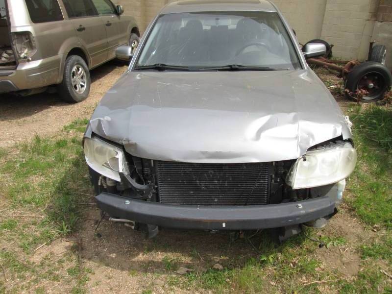 lot 10 image: 2004 Volkswagon Passat starts and runs. ...
