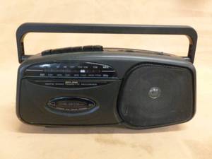 Shelf Radio