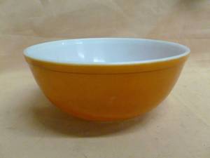 Vintage Pyrex Bowl